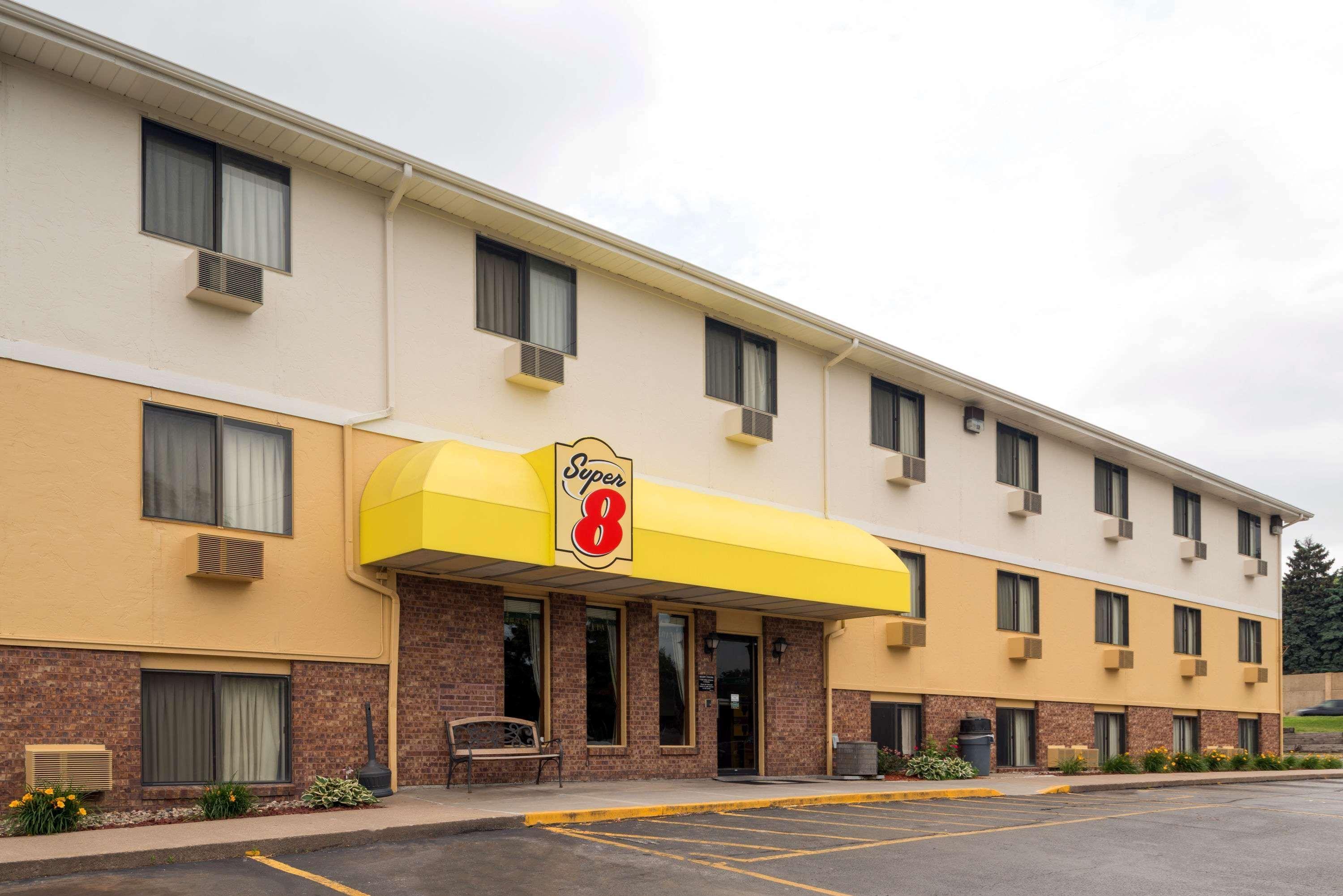 Super 8 By Wyndham Omaha Ne Hotel Exterior foto