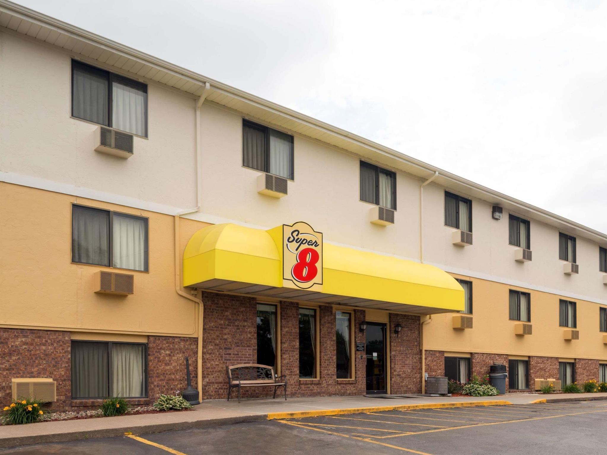 Super 8 By Wyndham Omaha Ne Hotel Exterior foto